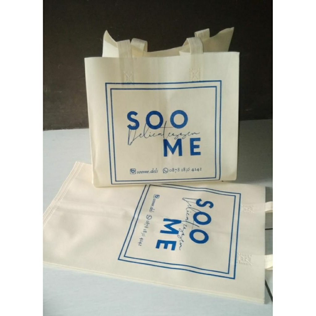 

Tas goodiebag spundbond sablon uk.23x23xT23 Costum Sablon 1 warna dan 1 sisi