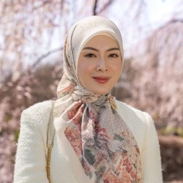 Buttonscarves Seoul square Snow Baru Original Jilbab motif putih