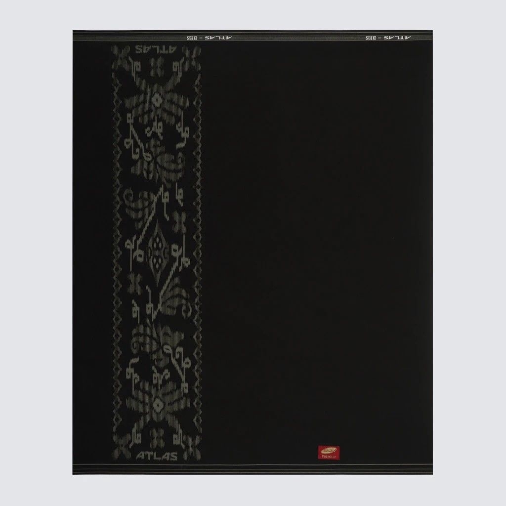 sarung atlas premium 725 tumpal kembang polos warna hitam 01