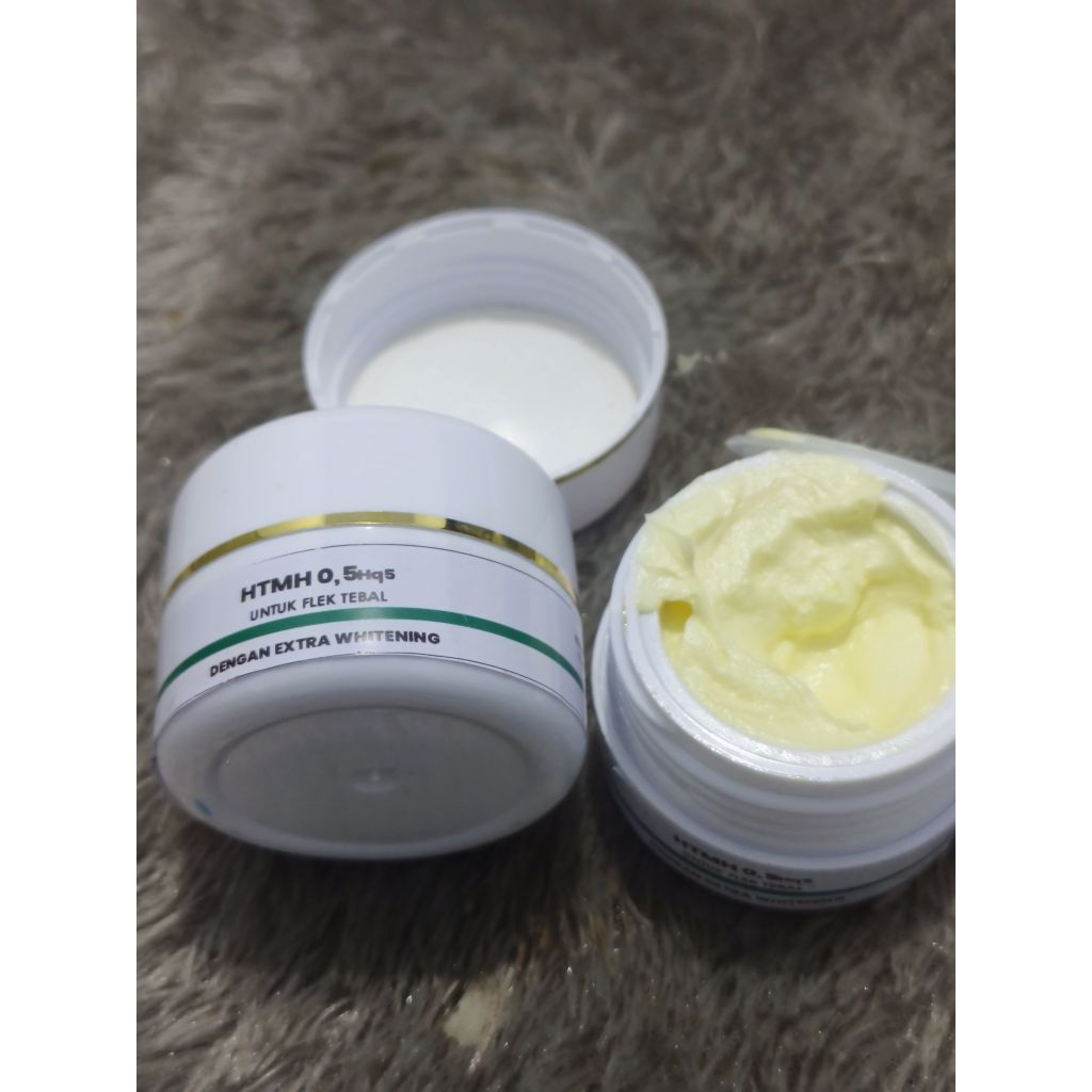 htmh 0.5 atau htmh 0.1  (label putih) Hq5 isi kuning pucat dan creme( tulis di kolom komentar)