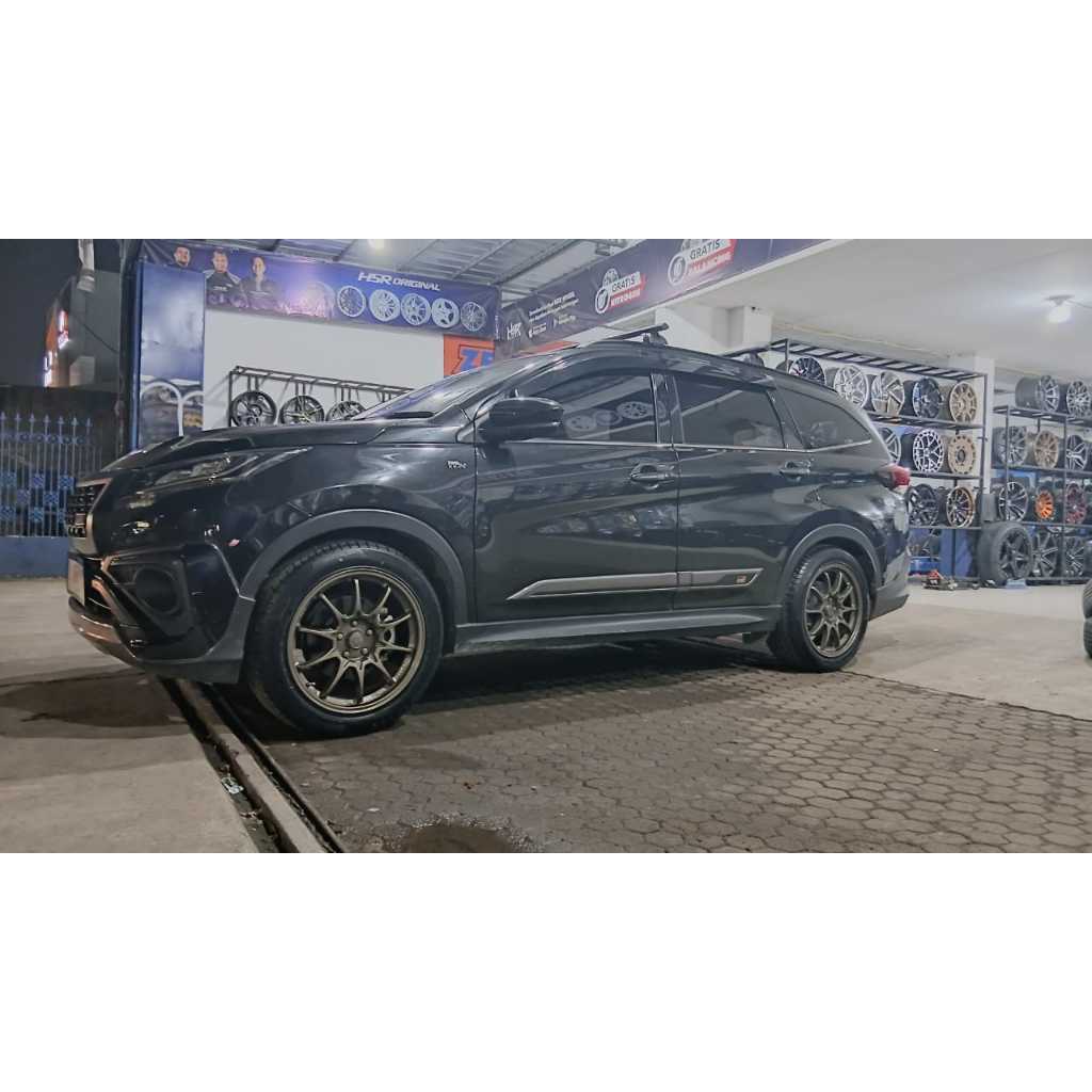 paket ganteng velg hsr boroko srd ring 18 untuk mobil rush plus ban accelera 225 50 r18 -metro