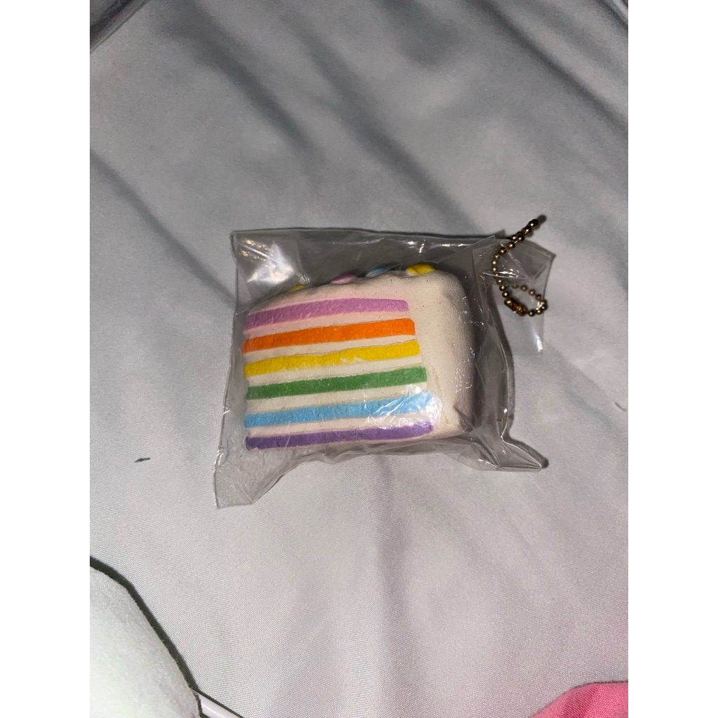 Preloved Jual squishy Mini Chawa Rainbow Cake