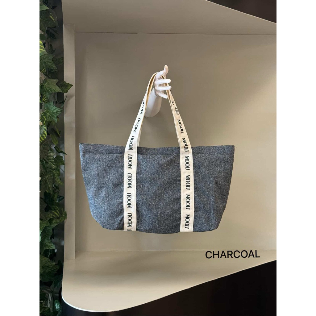 MOOIJ Ariel Small Tote Bag - Color Charcoal