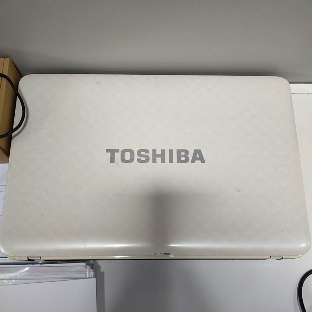 Laptop Toshiba L745 Core i5 NVidia G-Force Windows 10 Ram 8GB