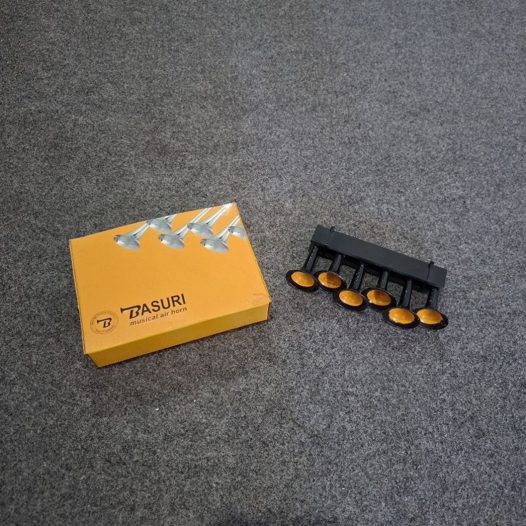 1 paket miniatur basuri ( basuri 6 corong + kardus basuri )
