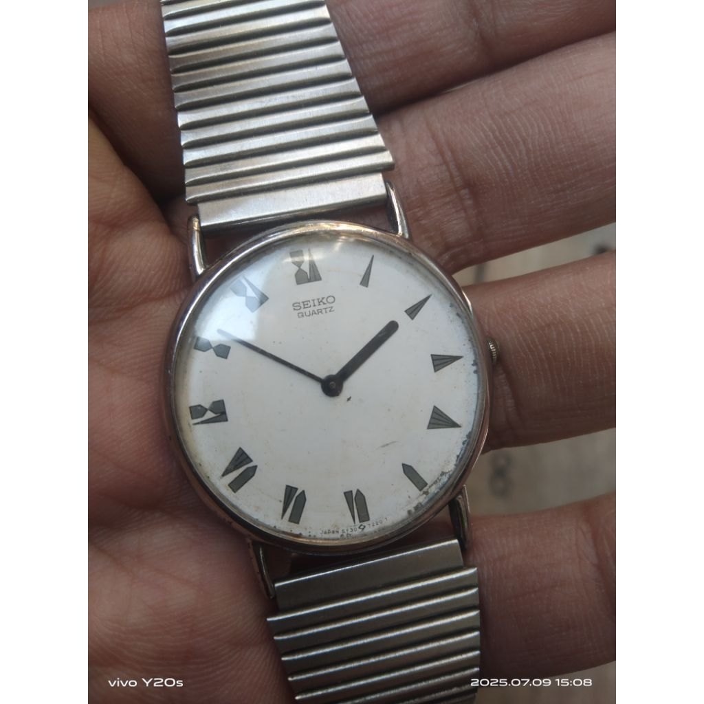Rare Seiko Quartz roman unique dial