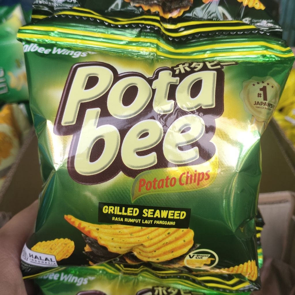 

Potabee Potato Chips rasa Rumput Laut Panggang