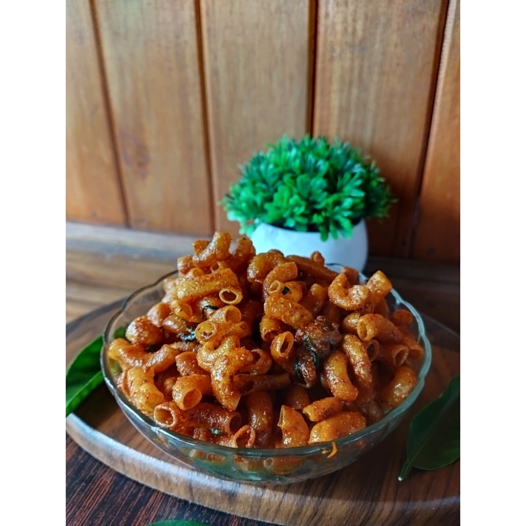 

Makaroni Renyah Keriuk Cemilan Sibungsu Pedas & Gurih
