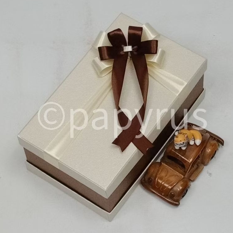 

PAPYRUS Sandwich 15x25 Tinggi 10cm Kotak Kado Gift Box Hadiah V3