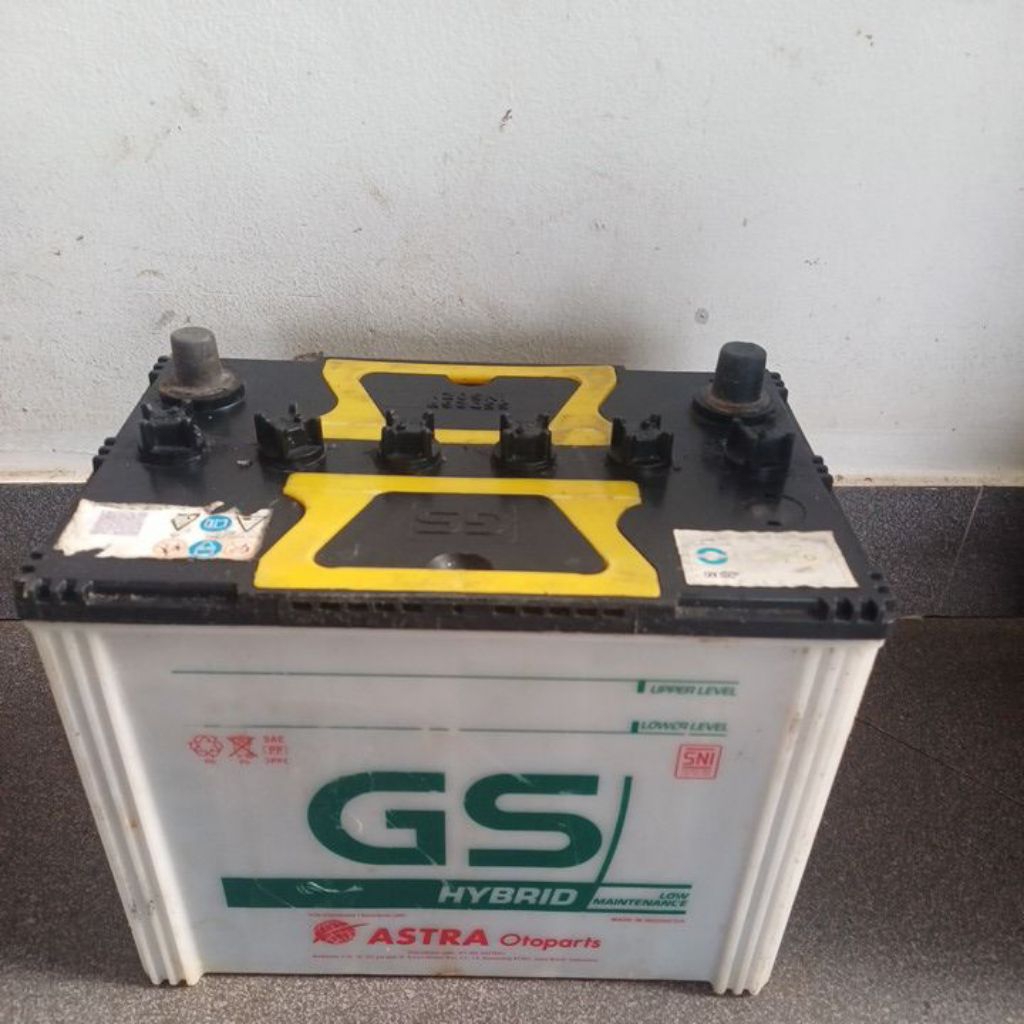 AKI MOBIL GS bekas/second normal