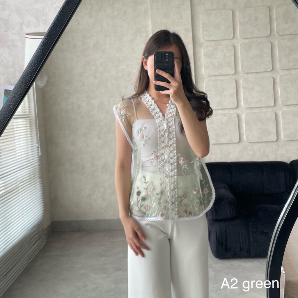 OUT Anain Outer Lueena Outer Brokat Vest Brokat Lace Outer