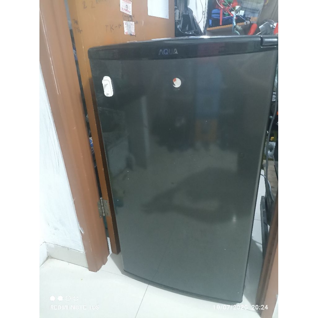 LEMARI ES AQUA FREEZER / LEMARI ES AQUA UNTUK TEMPAT ES BATU ATAU SAYURAN 1 PINTU SECOND / BEKAS MER