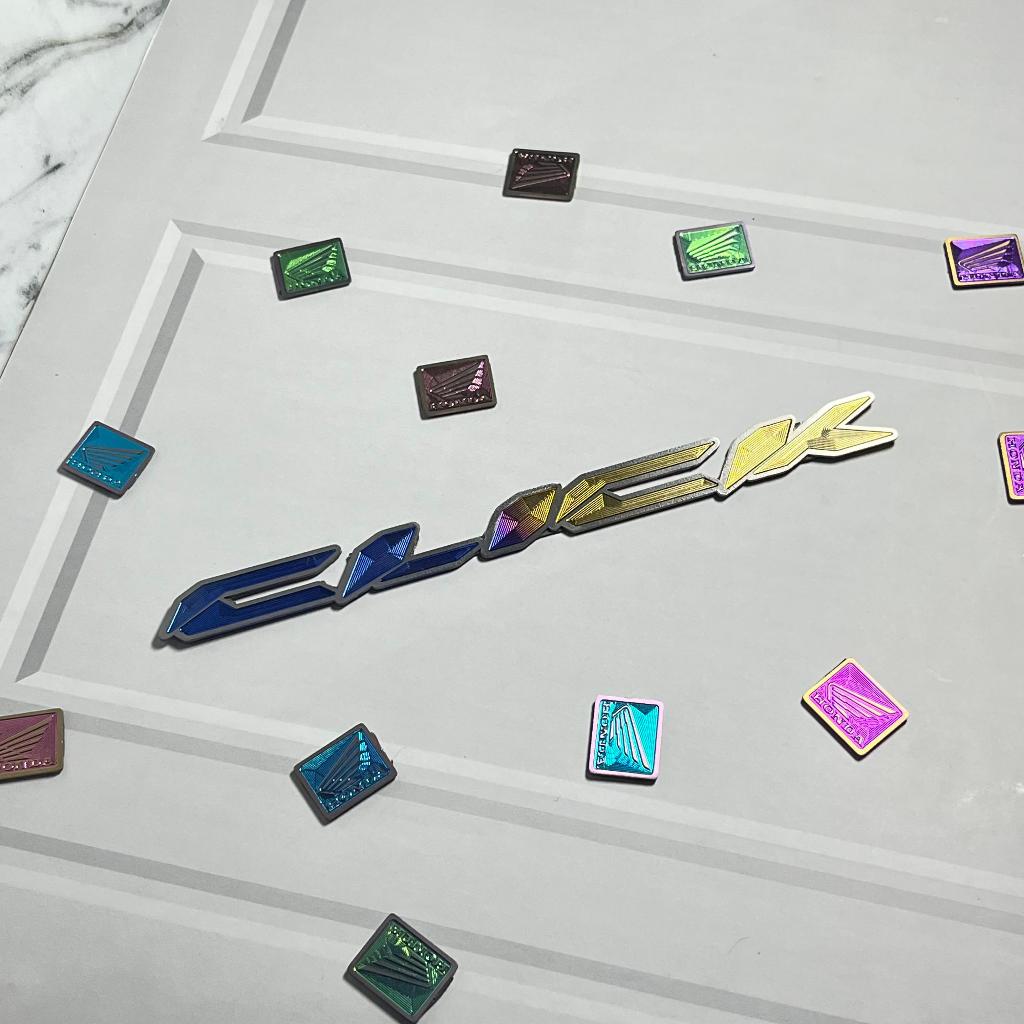 Emblem Click Titanium