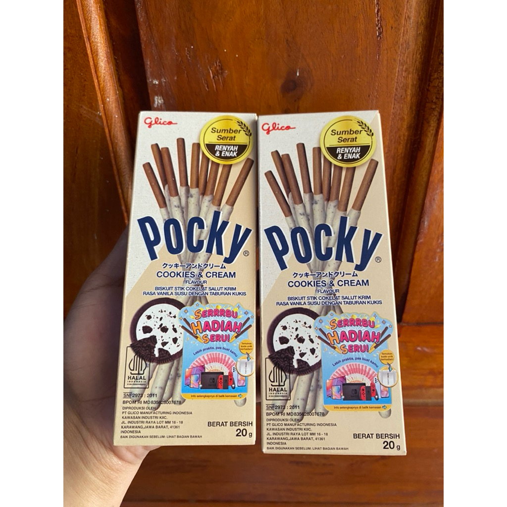 

Glico Pocky Cookies Cream Biskuit Stik Cokelat Salut Krim Vanilla Susu dengan Taburan Kukis 20gr