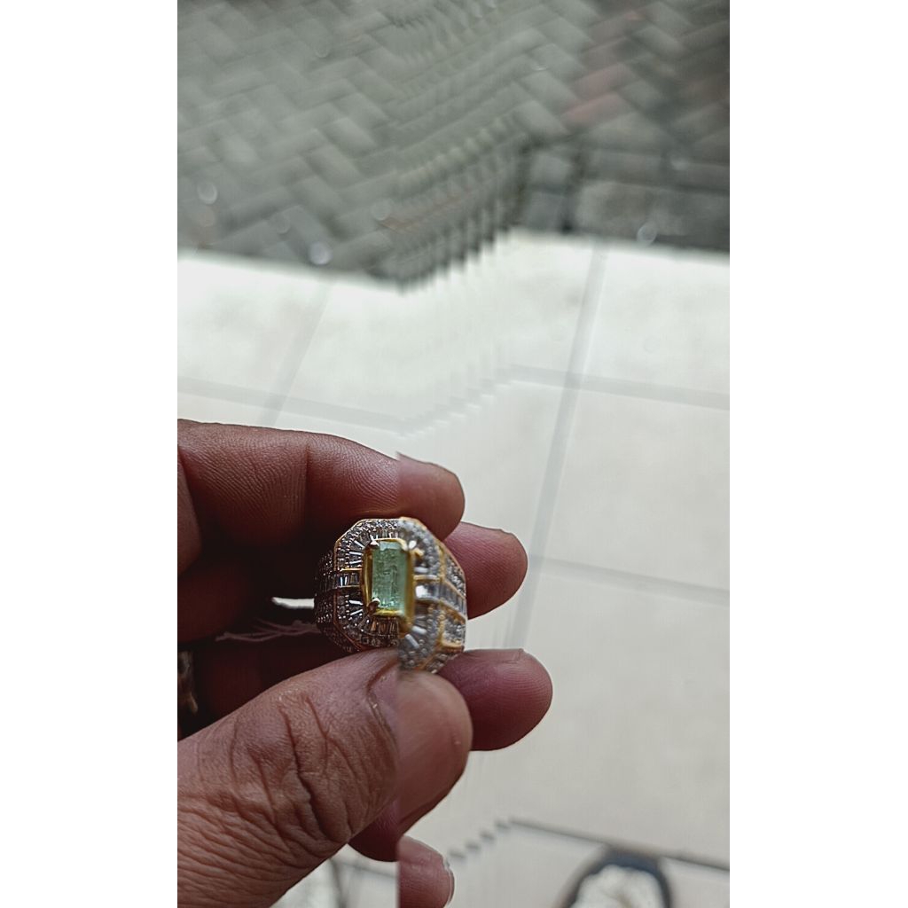 natural emerald columbia minor 2.48 crats + sertifikat