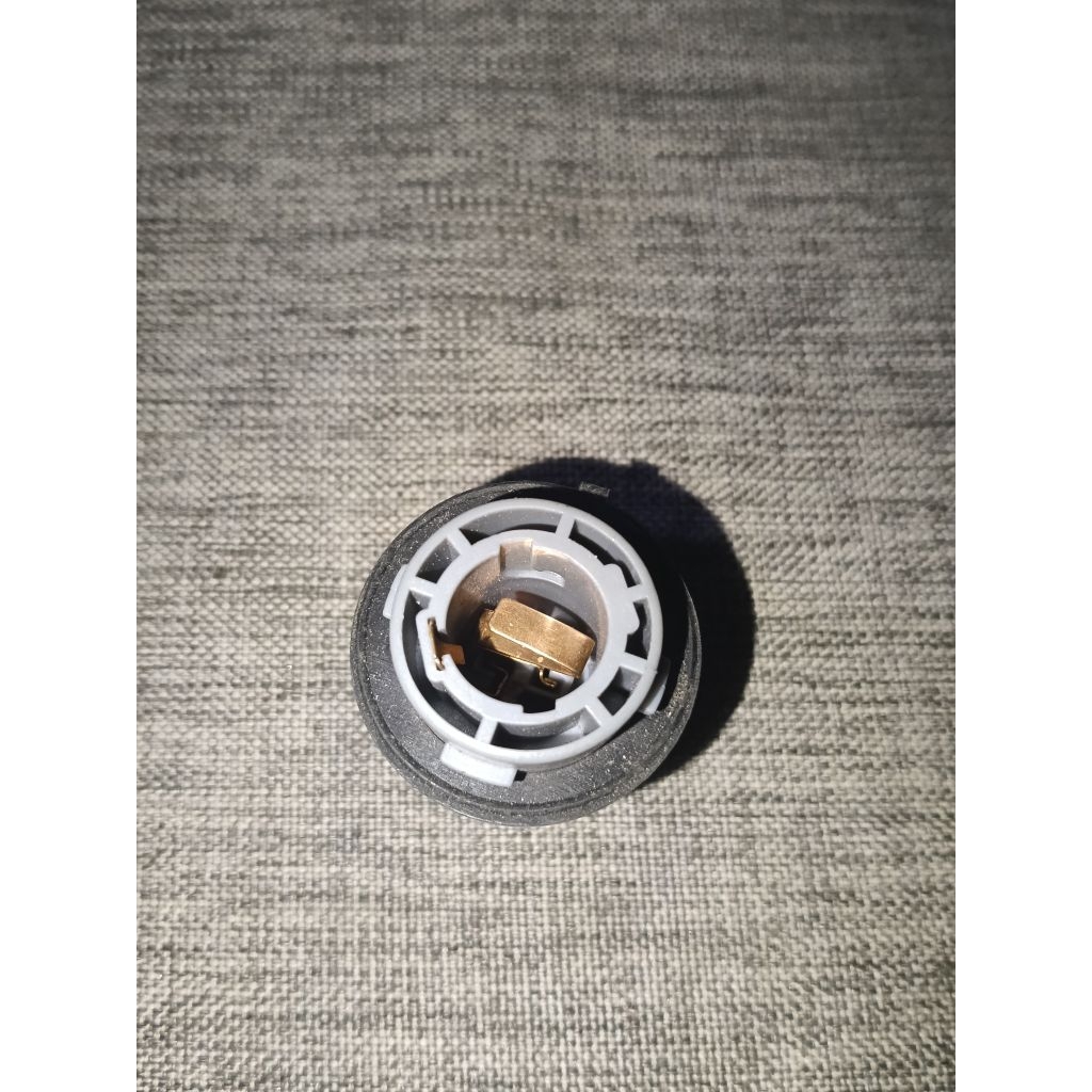 soket fitting lampu sein sen depan Toyota Corolla,Toyota Corona,dan Toyota Kijang Innova Original