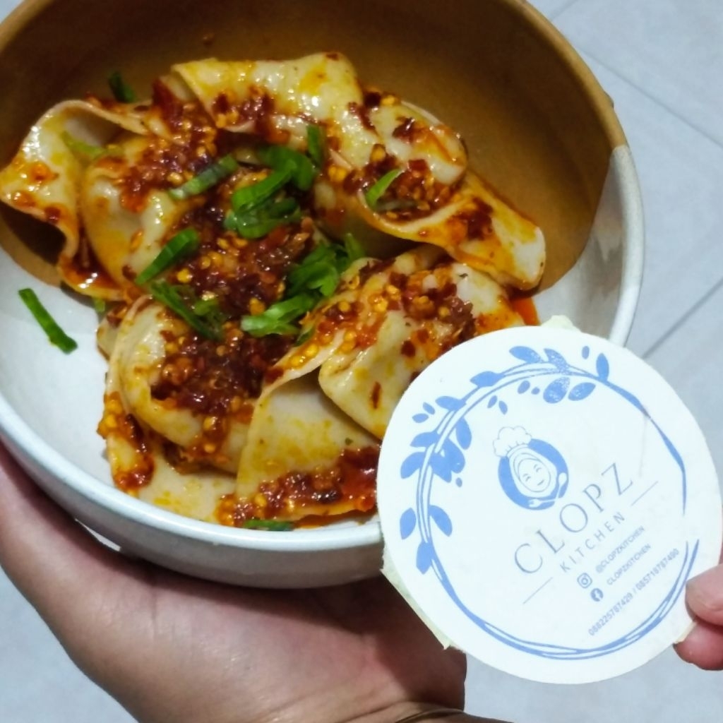 

PANGSIT AYAM CHILI OIL ISI 8 PCS