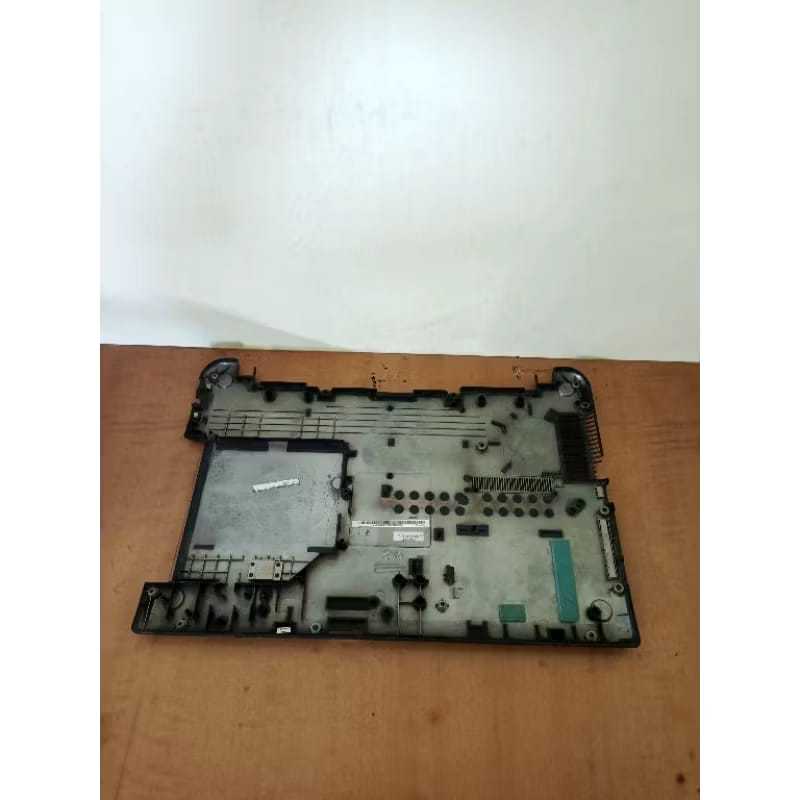 Kesing Casing Cassing Bawah Bottom Case Laptop Toshiba Satellite C55-B5202