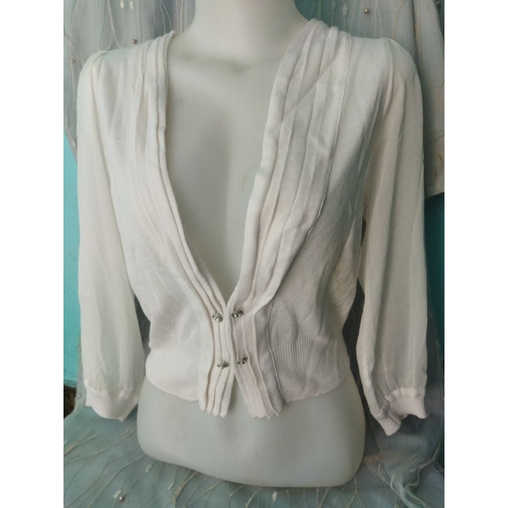 PRELOVED OUTER PUTIH TULANG