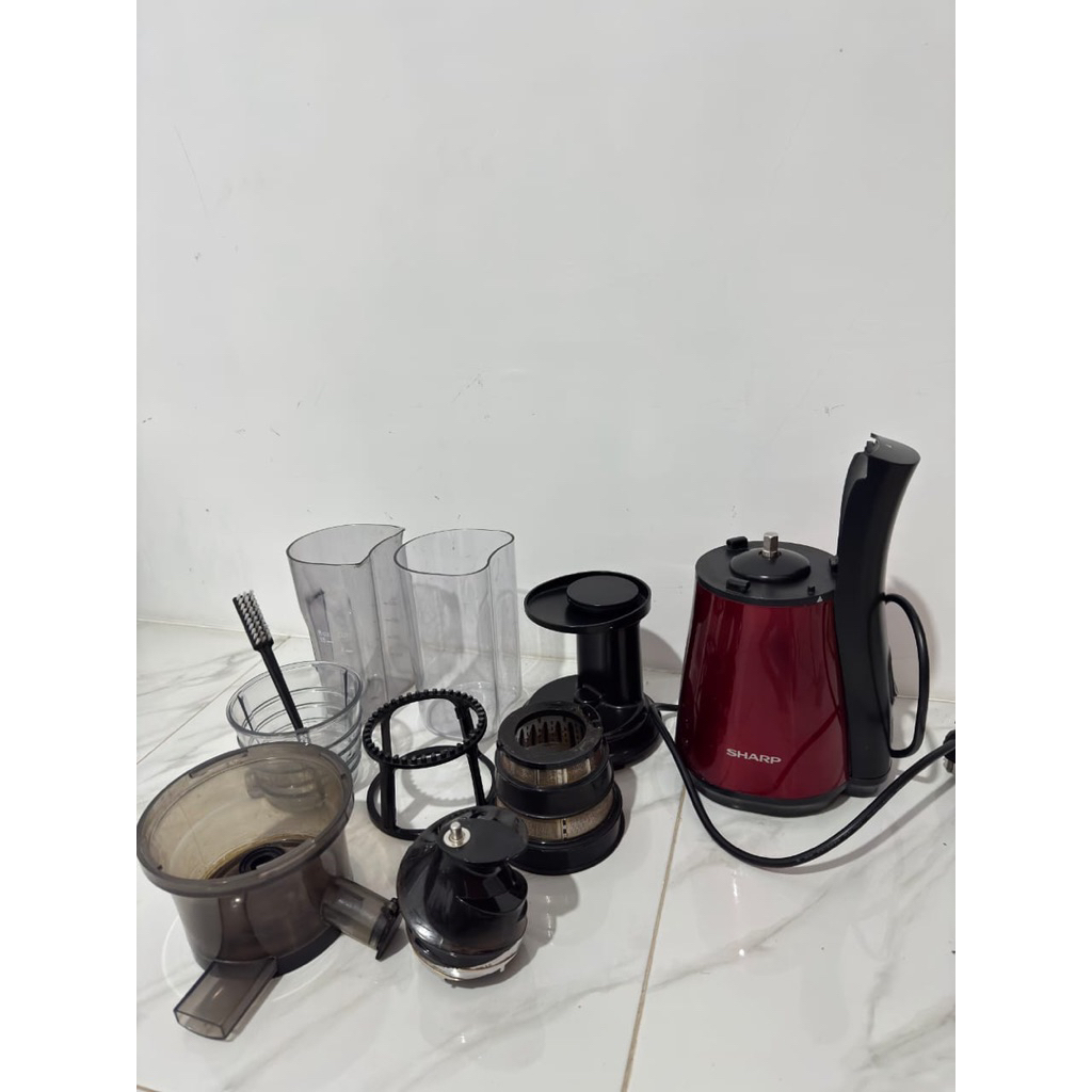 Preloved Slow Juicer SHARP EJ-C20Y-RD