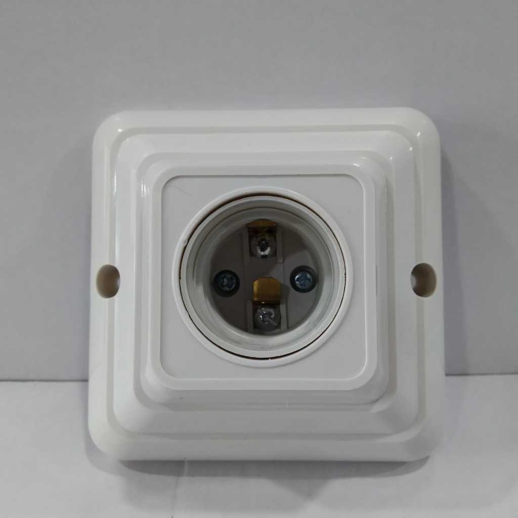 Fiting Lampu Plafon Panasonic Segi - Fitting Plafon E27