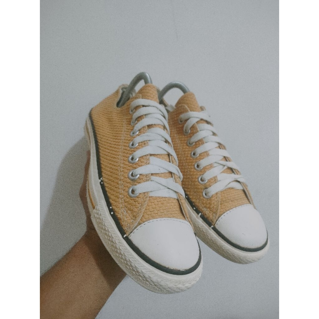 sepatu second Converse
