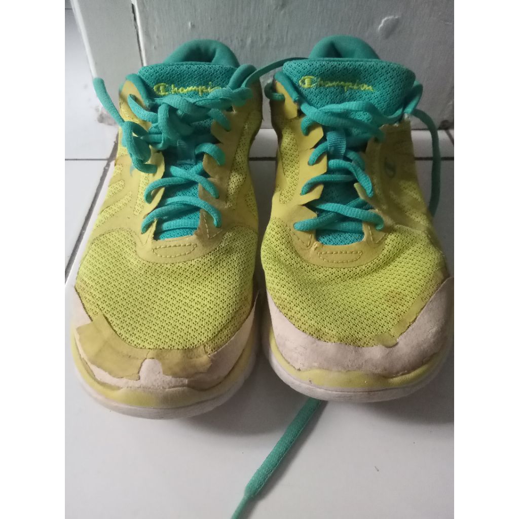 preloved sepatu pria champion