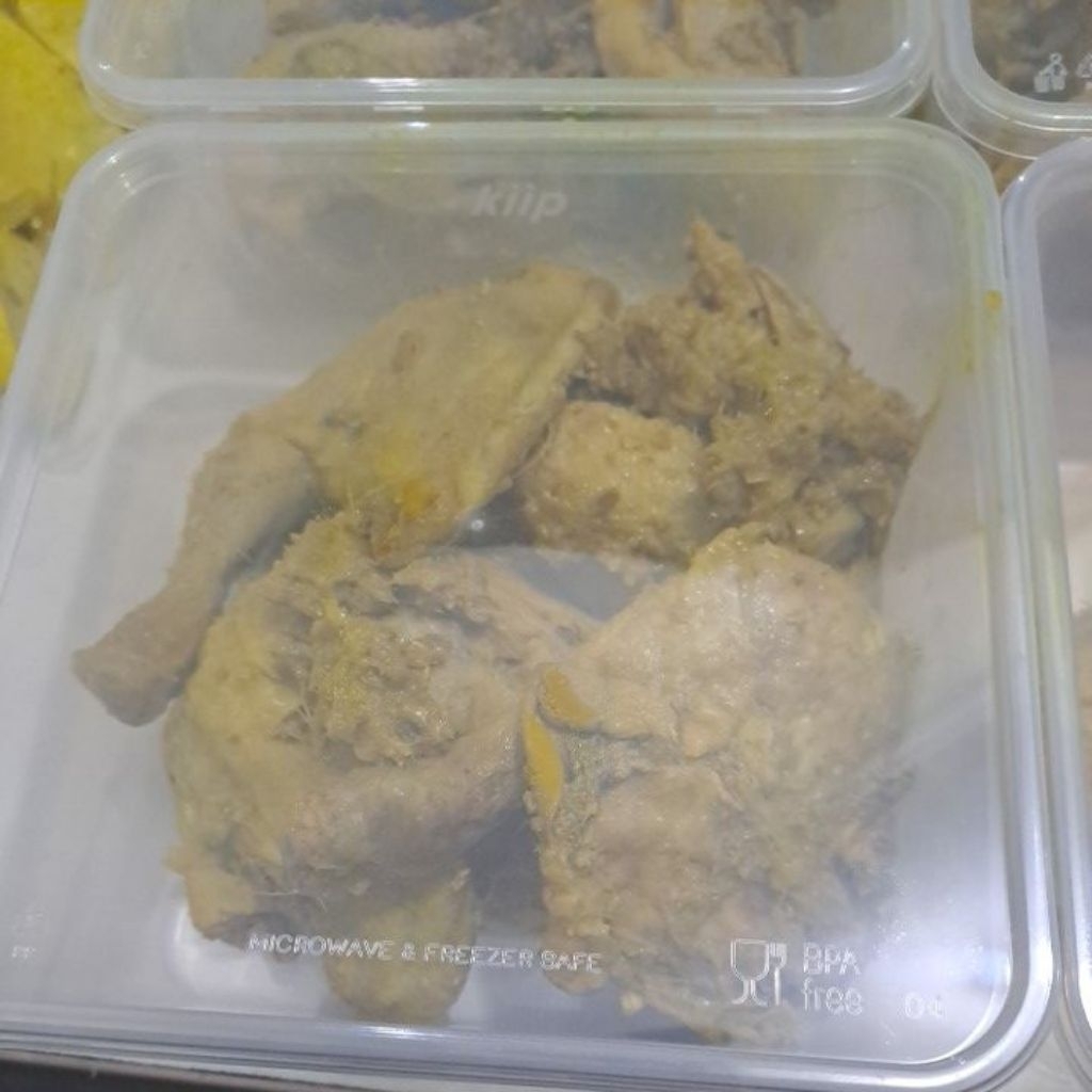 

AYAM BUMBU KUNING AYAM UNGKEP SIYAP GORENG ASIN GURIH BUMBU MERESAP WANGI 1ekor potong 4