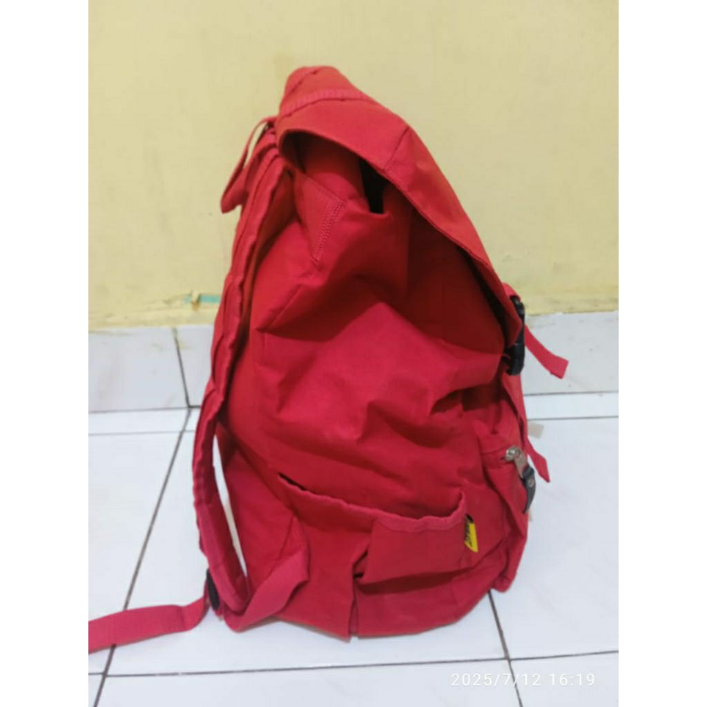 tas warna merah maroon kondisi bagus