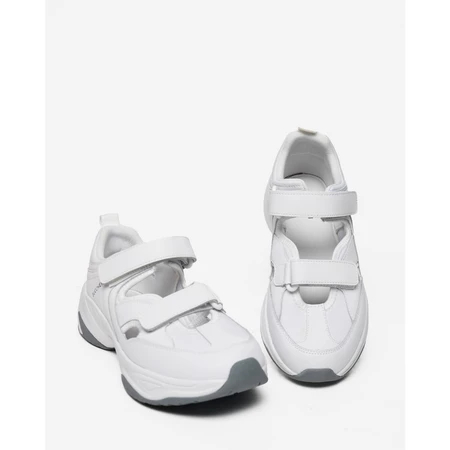 Buccheri Sepatu Sneakers Wanita Xena:BL3081-P