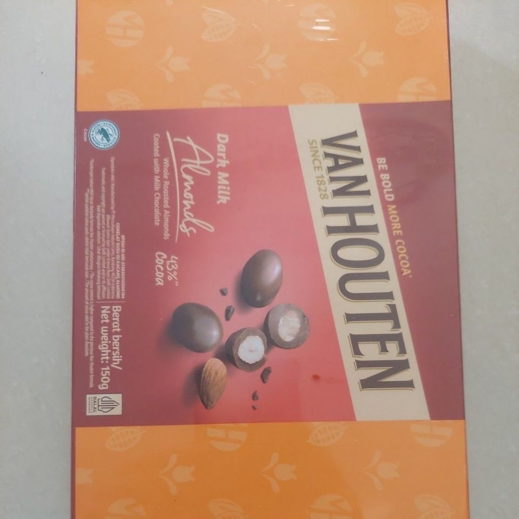 

Cokelat Dark Milk Almond 150 Gram Van Houten