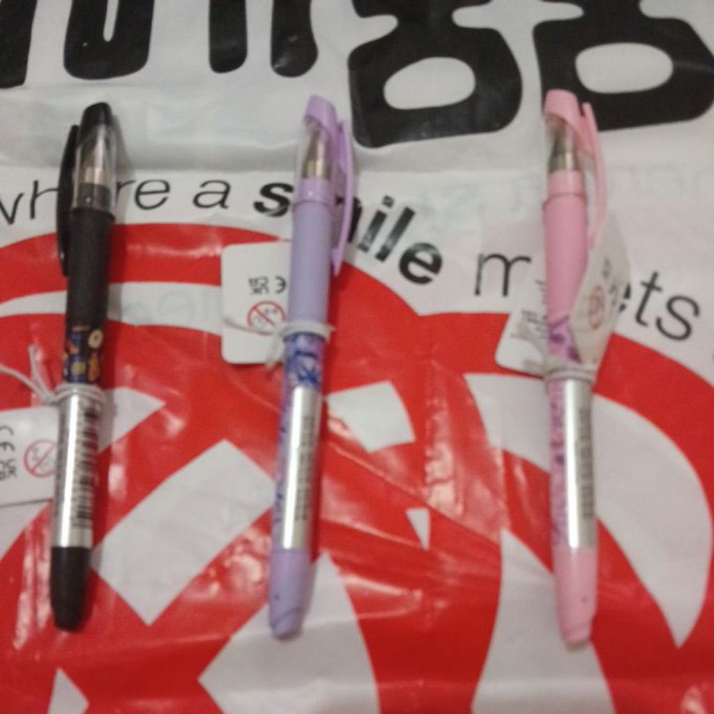 

Eraseable pen smiggle