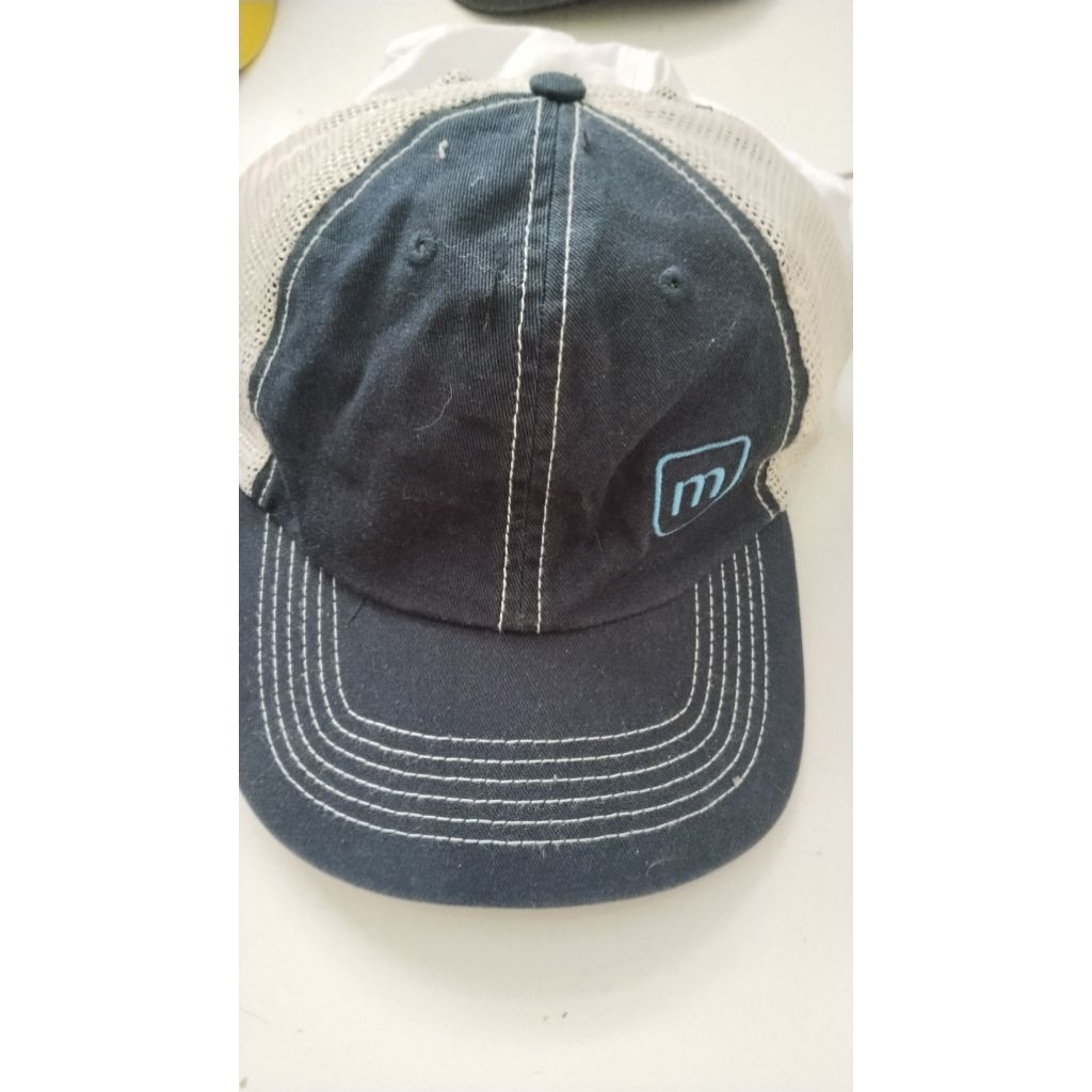 topi jaring logo m