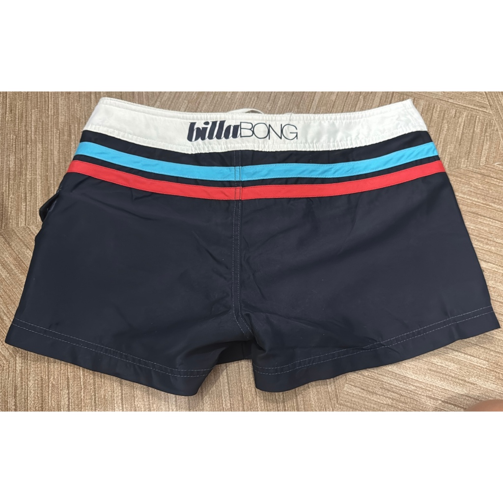 PRELOVED BILLABONG SHORT PANTS / CELANA PENDEK PANTAI WANITA