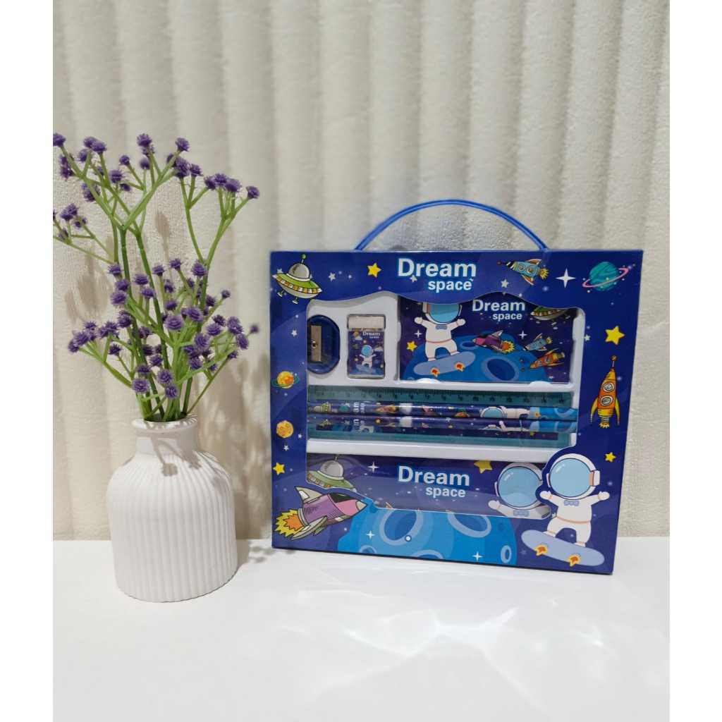 

Set Kotak Pensil Astronot/ Set box Hadiah Anak/ Set Stationery Alat Tulis Kotak Pensil Dream Space Karakter Astronot Lucu/ Set hadiah sekolah anak/ Kado ulang tahun anak Sekolah