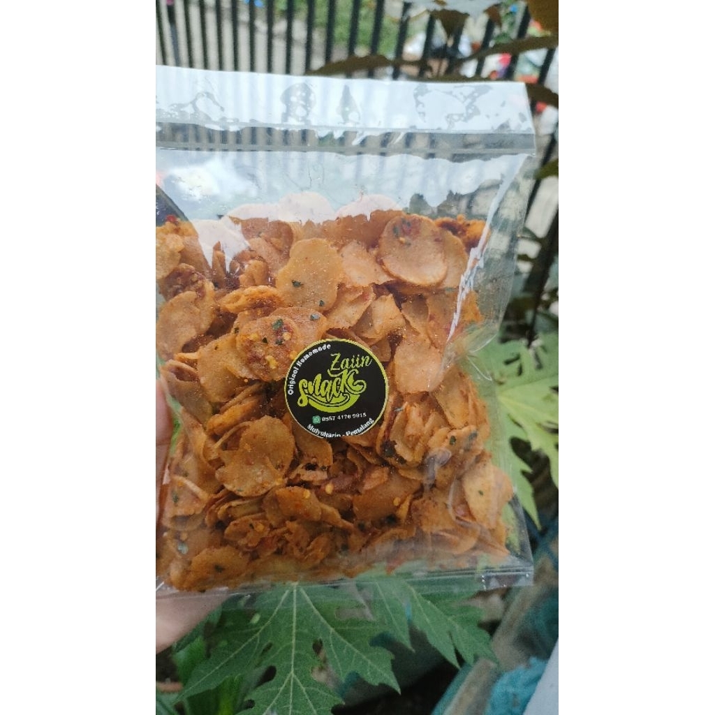 

Cimoring pedas daunjeruk ZaiinSnack kemasan 250 gr