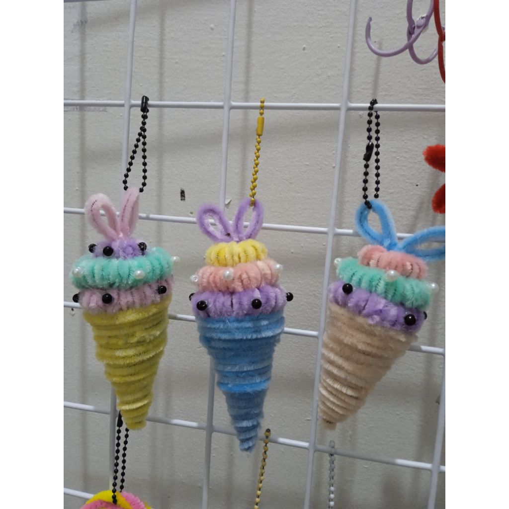 Gantungan kunci gantungan hp eskrim kawat bulu