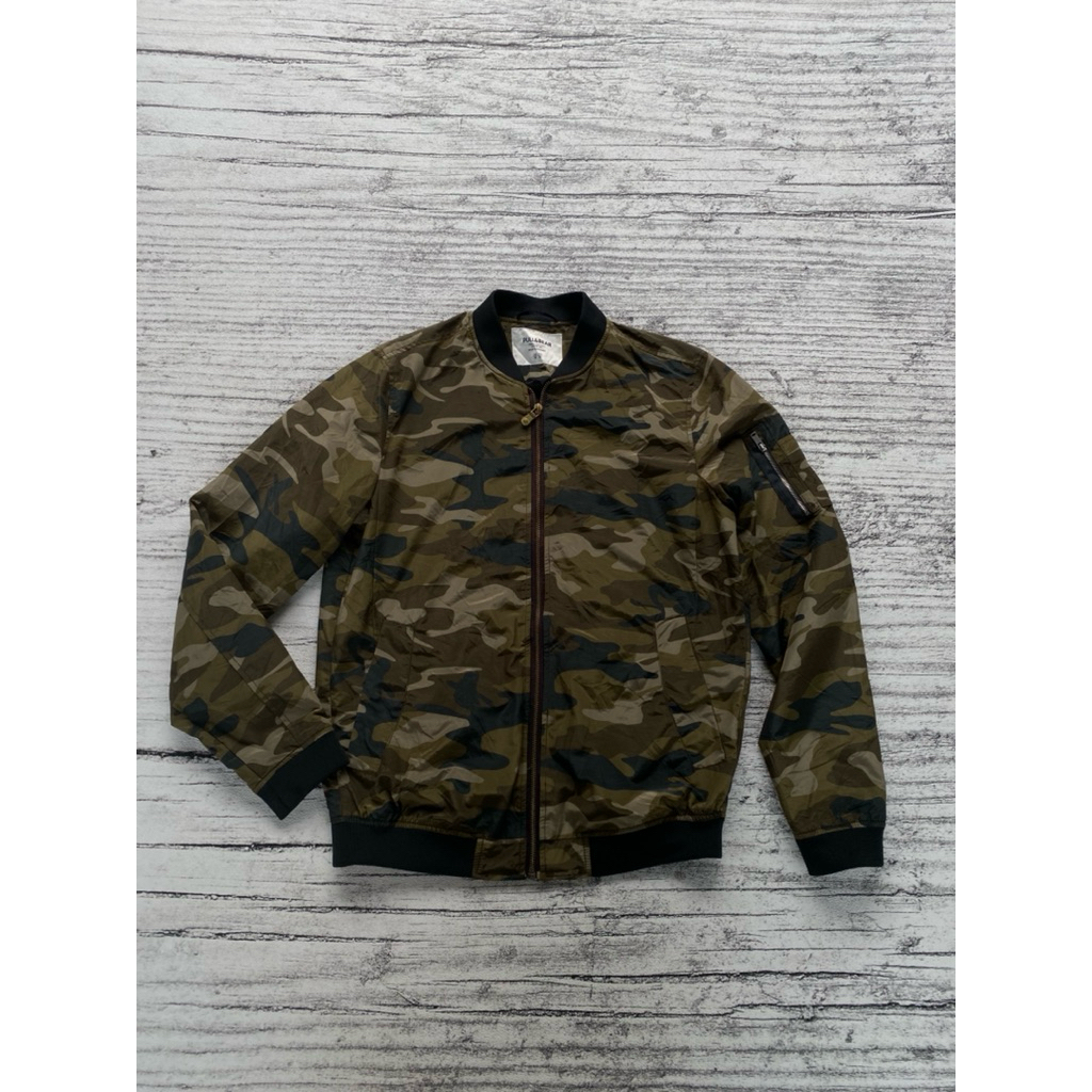 pull & bear camo