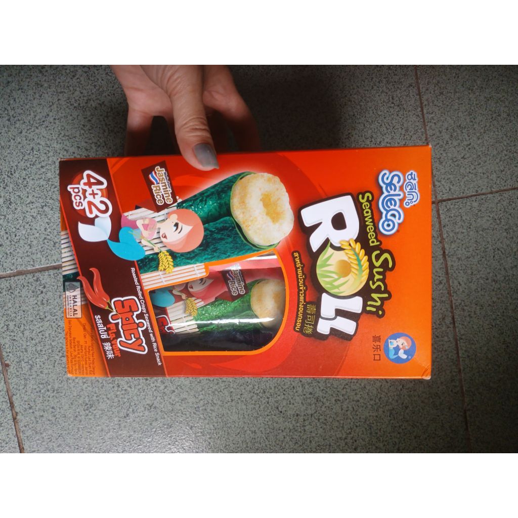 

snack rumput laut seleco seaweed sushi roll
