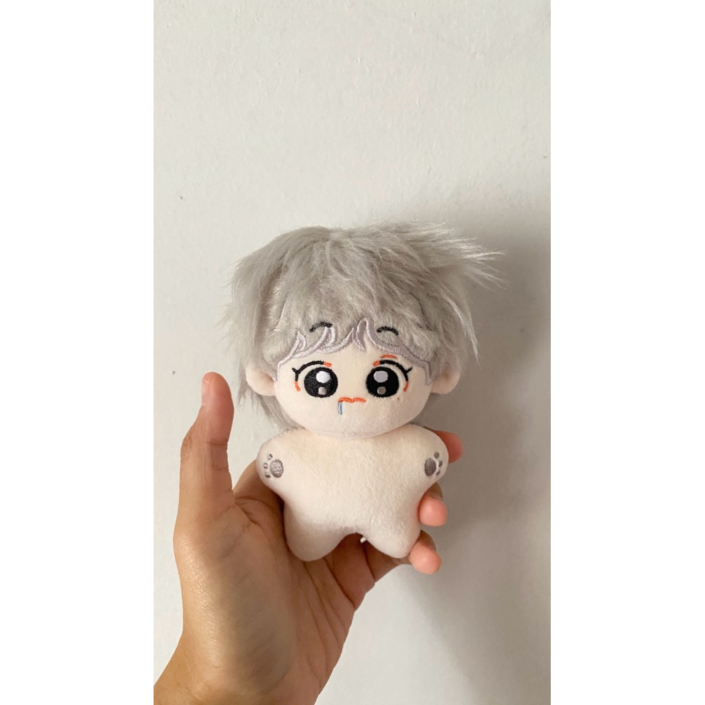 Taehyung v doll 10cm bts