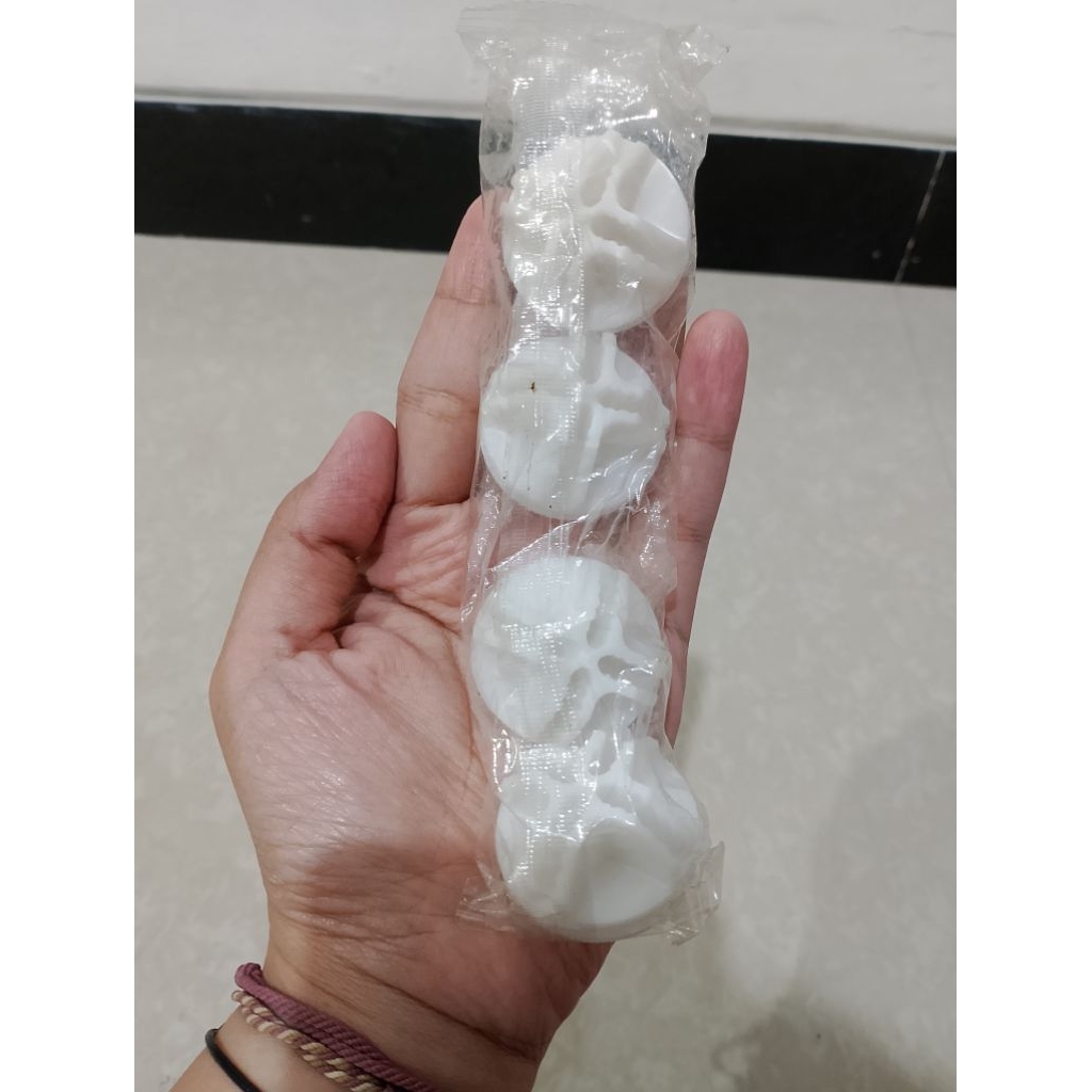 kaki lemari conector sambungan rak portable konektor 4 arah siku plastik isi 4pcs