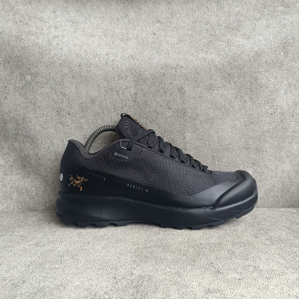 Sepatu Outdoor Arcteryx Aerios FL Black Gold/Black Silver