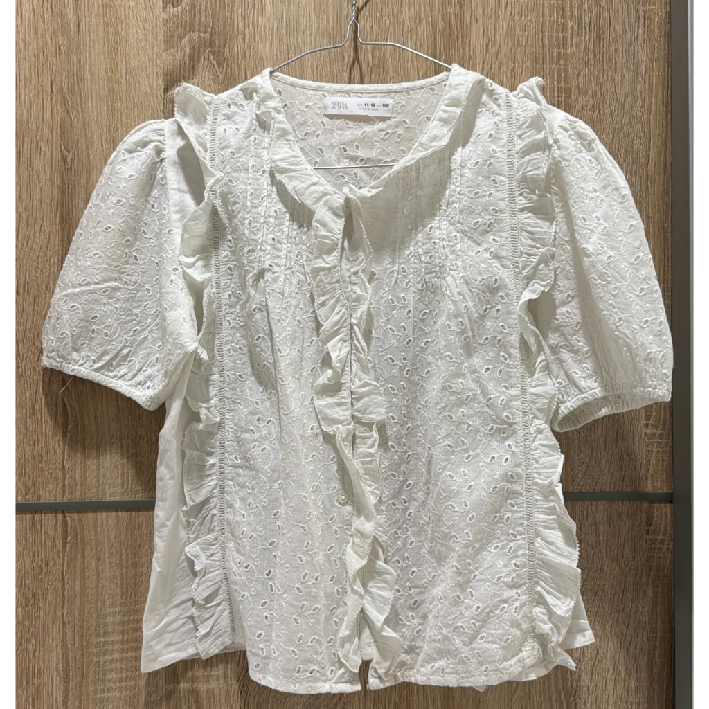 PRELOVED ZARA WHITE BROKAT BLOUSE / ATASAN PUTIH WANITA RENDA