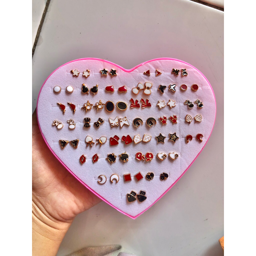 Anting karakter kekinian/Anting tusuk plastik/Anting karakter lucu