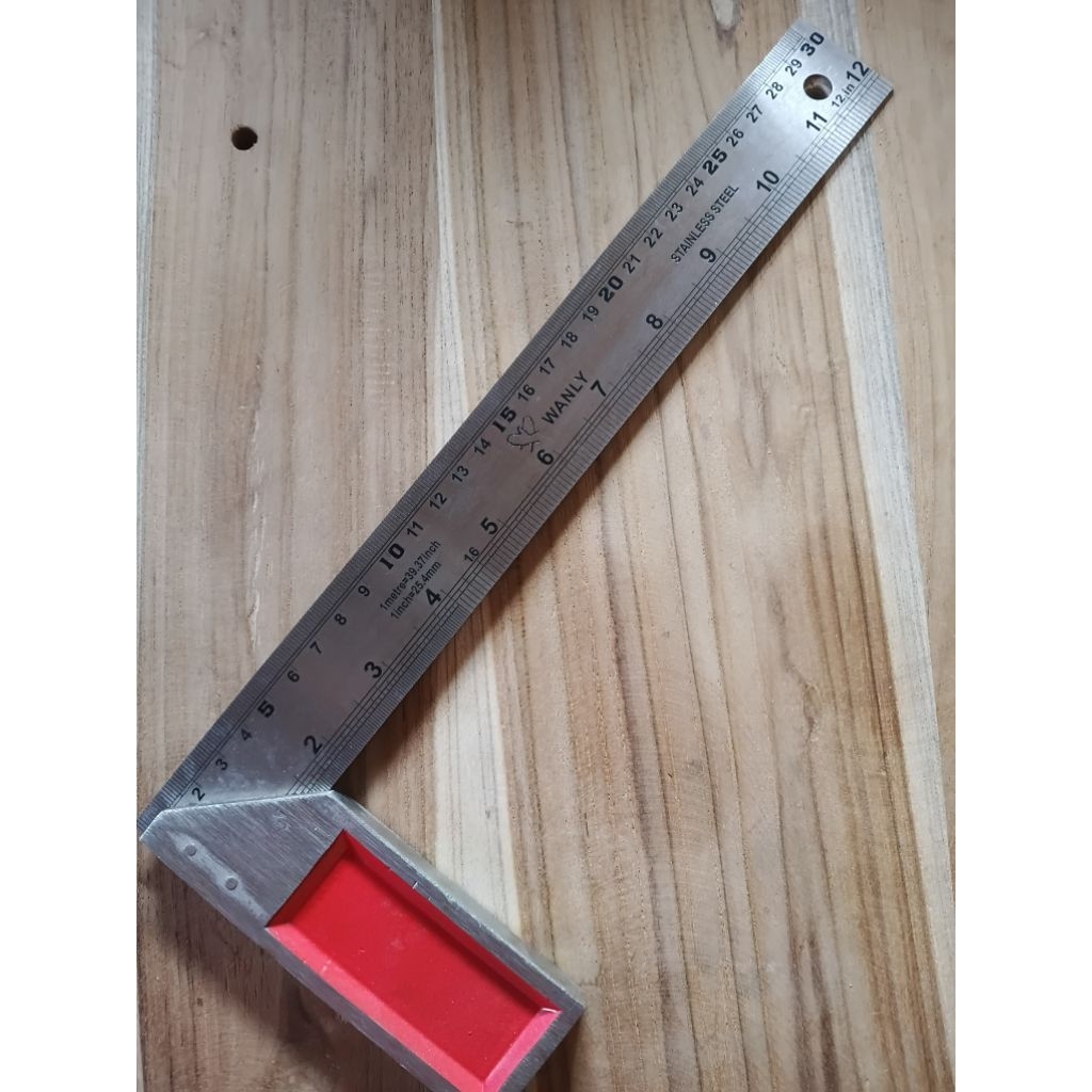 

Penggaris Siku Stainless Steel 30cm – Alat Ukur Siku Tukang