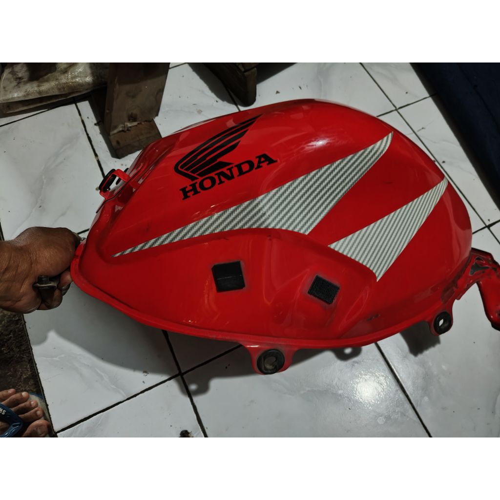 Tangki tengki tangki aja CBR 150R old barang masih bagus ORI bawaan copotan motor asli