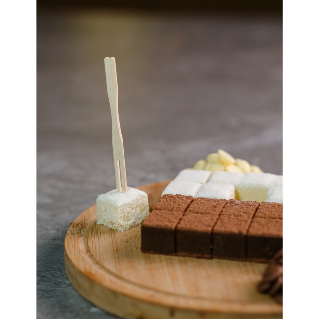 

Ygshop17 Xiujank Nama Chocolate Mix White & Milk