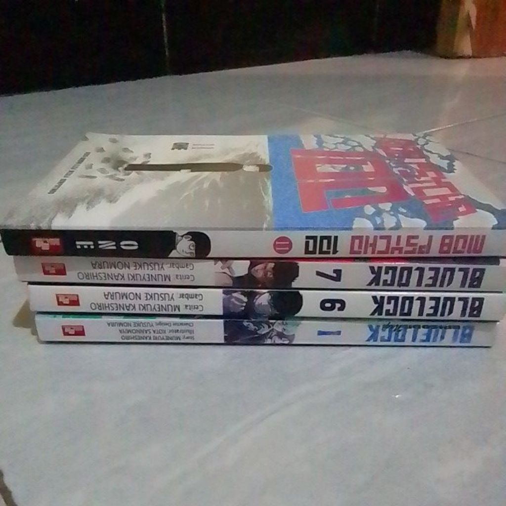 komik set blue lock dan mob psycho