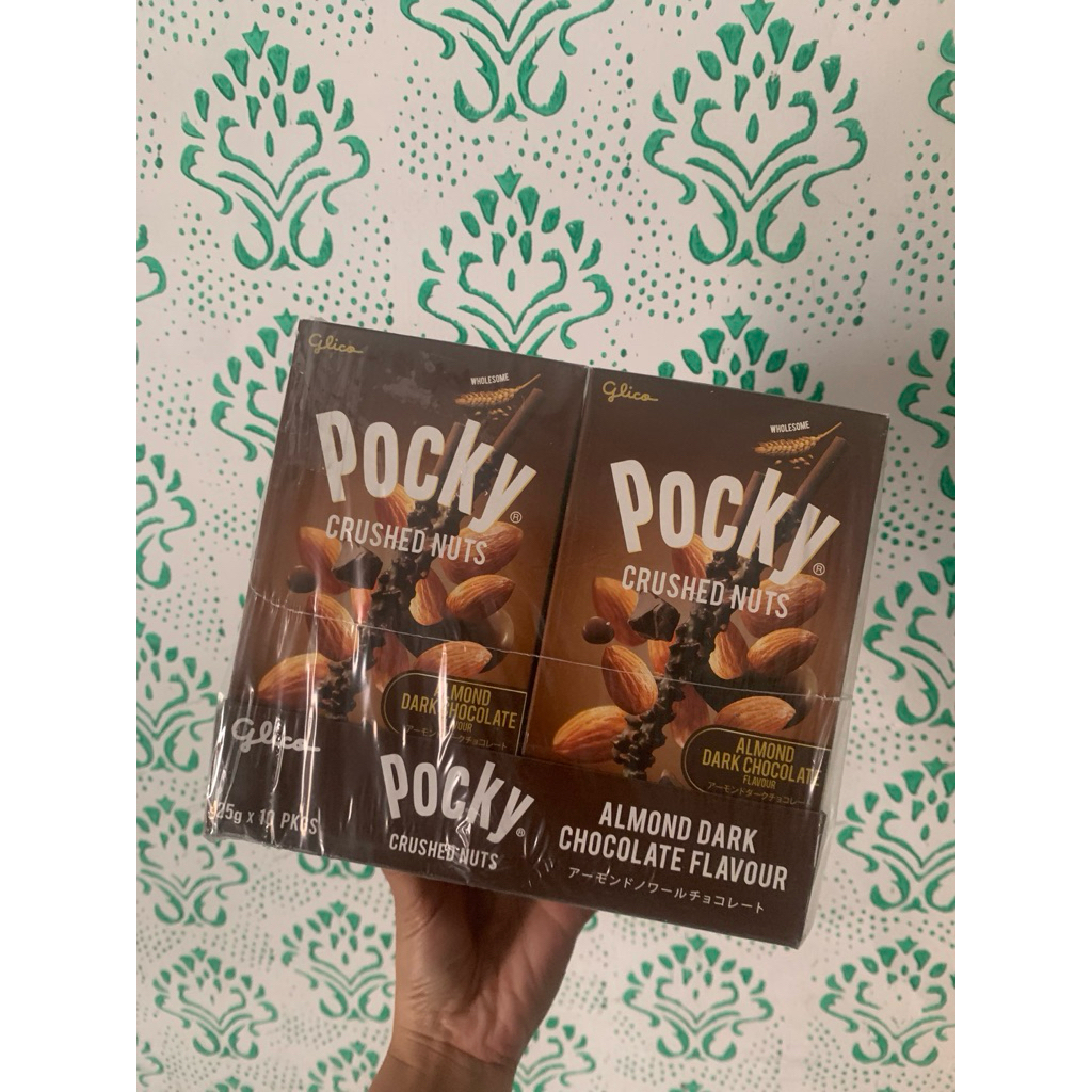 

pocky varian almond dark