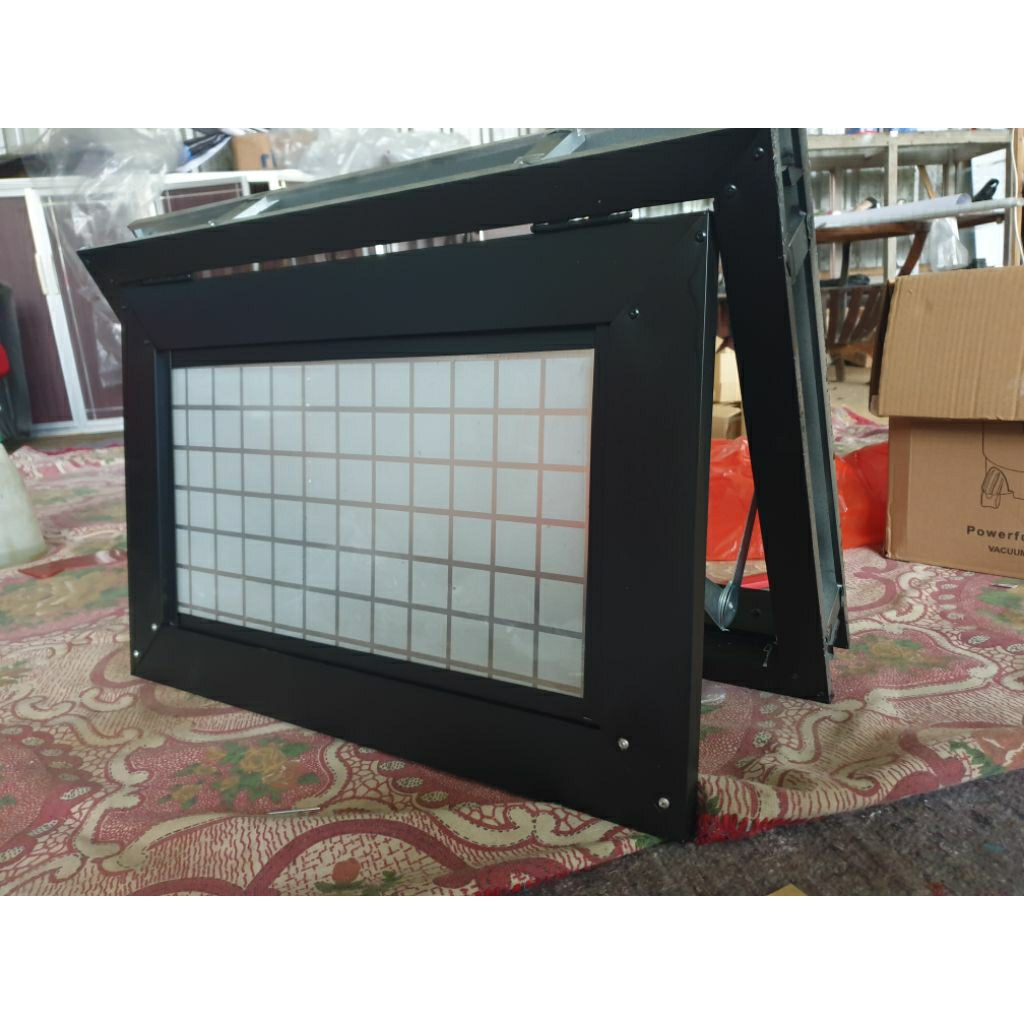 Jendela Boven Galvalum.Buka Tutup/ventilasi kamar mandi/jendela dapur